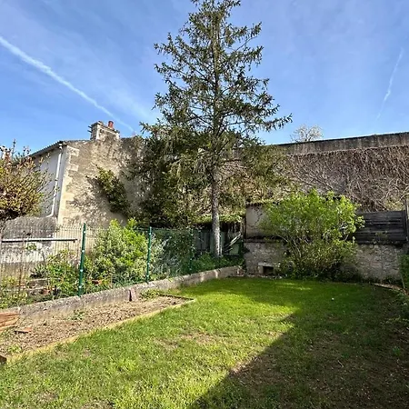 Le Faubourg, 5 Min From Center, 15 Min Futuroscope Guest house Poitiers