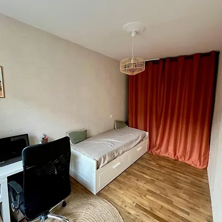 Le Faubourg, 5 Min From Center, 15 Min Futuroscope Guest house